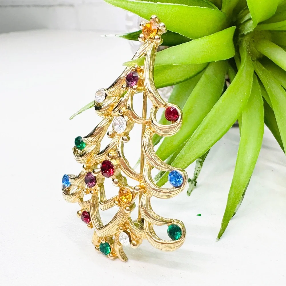 Vintage 80s Monet Openwork Multicolor Rhinestone Gold Tone Christmas Tree Brooch